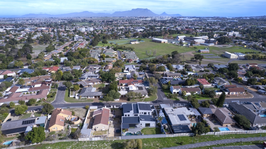 5 Bedroom Property for Sale in Elim Western Cape